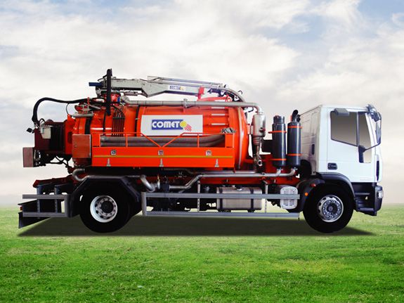 L&rsquo;hydrocureuse permet d&rsquo;effectuer le curage de r&eacute;seaux, le d&eacute;bouchage ou l&rsquo;assainissement non collectif (fosses septiques, bacs &agrav